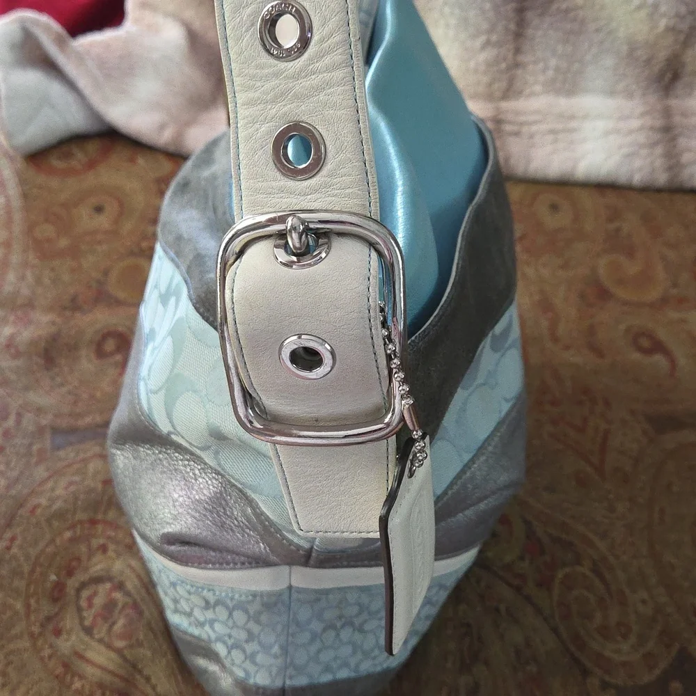 Coach Wave Patchwork Rare Shoulderbag F10653 2006 $350 Estimated Retail GUC - Picture 10 of 16